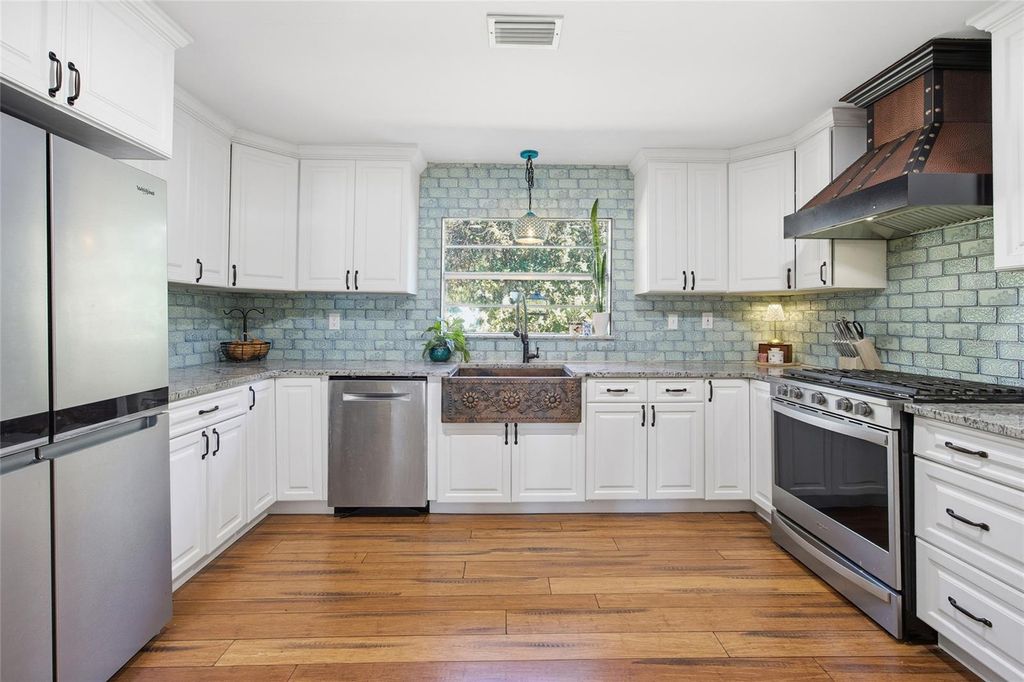 Image 17 of property listing at 10550 NE 222ND PLACE ROAD, Fort Mc Coy, FL 32134