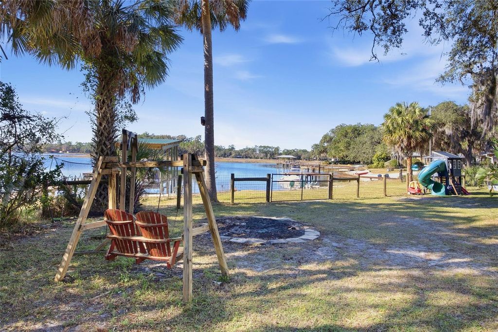 Image 34 of property listing at 10550 NE 222ND PLACE ROAD, Fort Mc Coy, FL 32134