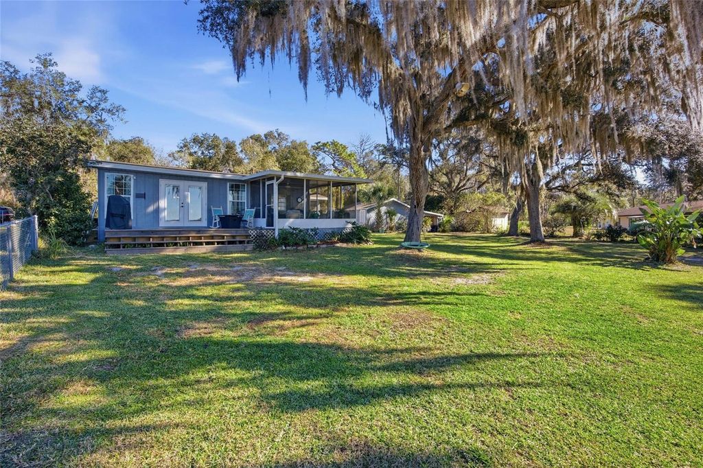 Image 38 of property listing at 10550 NE 222ND PLACE ROAD, Fort Mc Coy, FL 32134