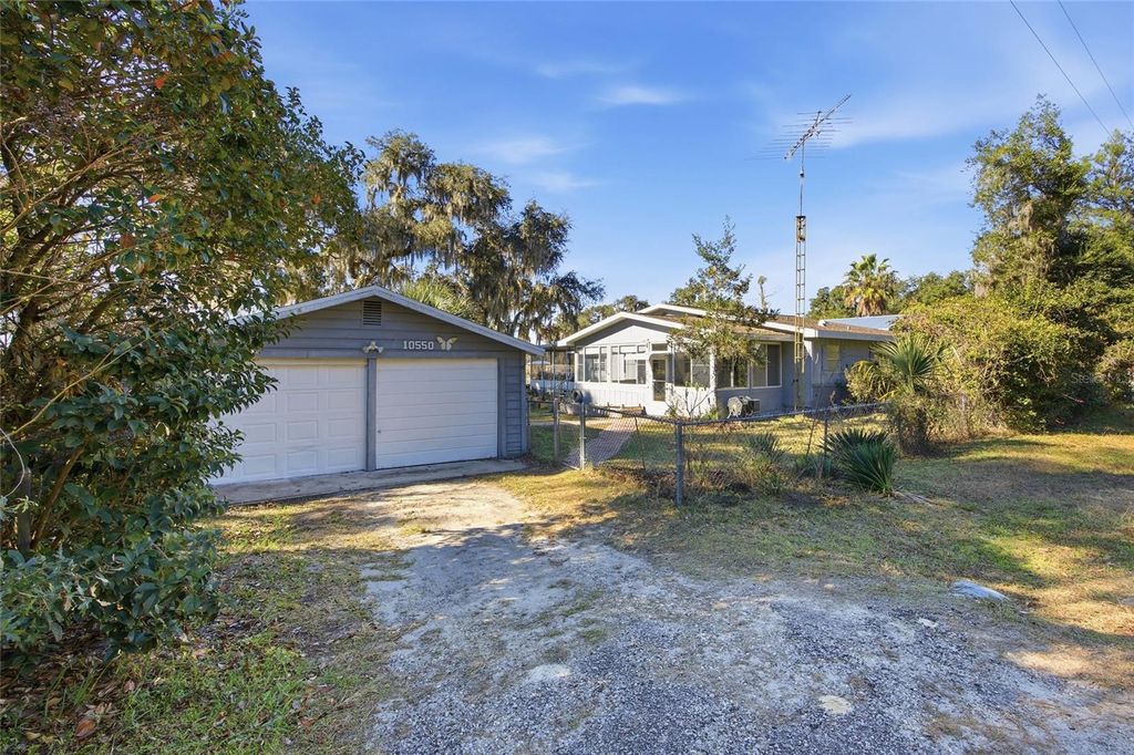 Image 44 of property listing at 10550 NE 222ND PLACE ROAD, Fort Mc Coy, FL 32134