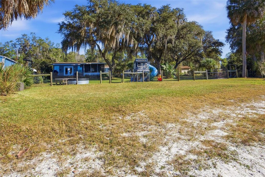 Image 45 of property listing at 10550 NE 222ND PLACE ROAD, Fort Mc Coy, FL 32134