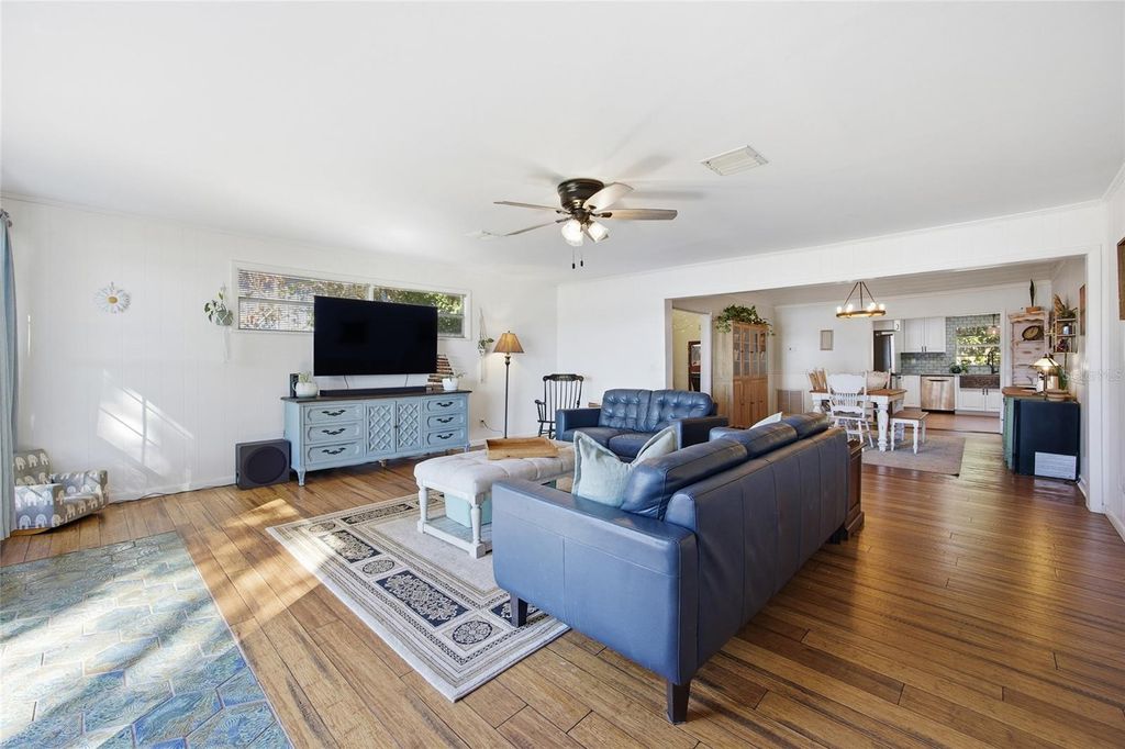 Image 7 of property listing at 10550 NE 222ND PLACE ROAD, Fort Mc Coy, FL 32134