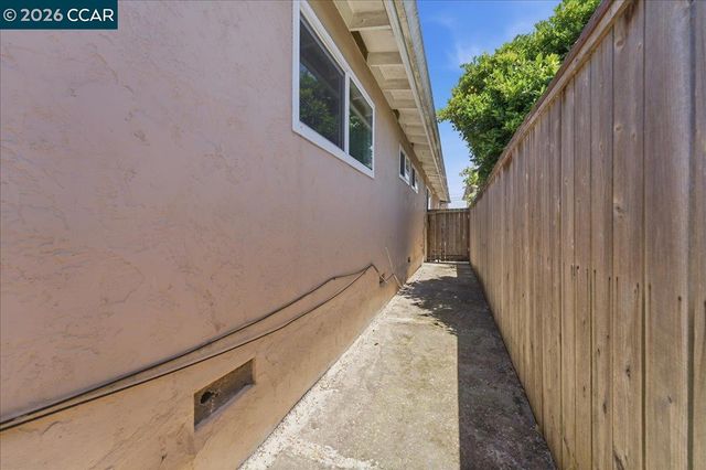 1917 Nevin Ave, Richmond, CA 94801