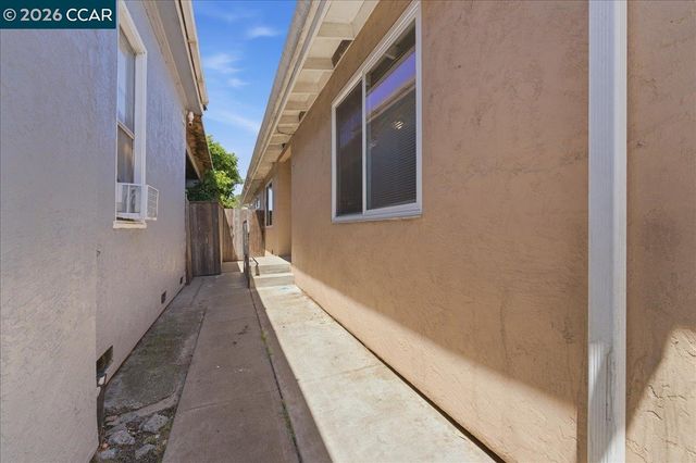 1917 Nevin Ave, Richmond, CA 94801