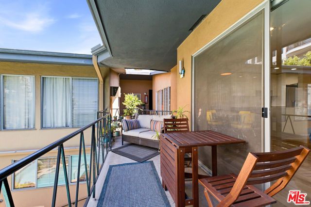 1275 Havenhurst Drive 15, West Hollywood, CA 90046
