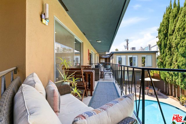 1275 Havenhurst Drive 15, West Hollywood, CA 90046