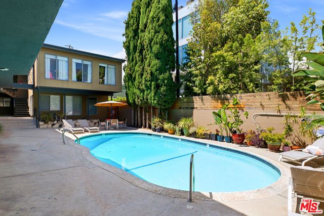 1275 Havenhurst Drive 15, West Hollywood, CA 90046