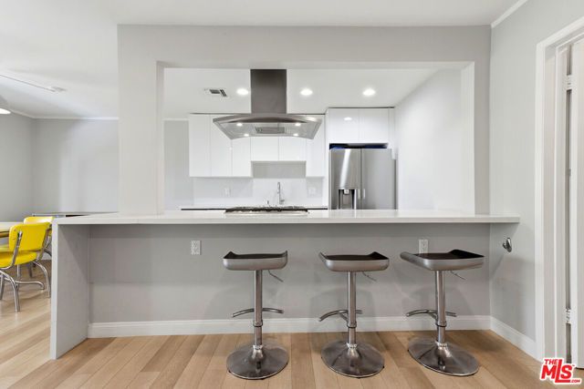 1275 Havenhurst Drive 15, West Hollywood, CA 90046