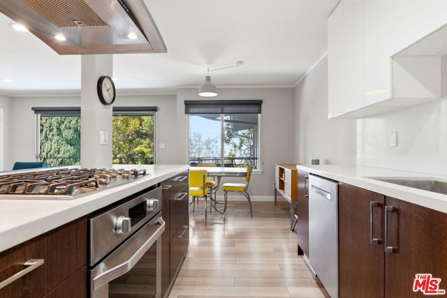 1275 Havenhurst Drive 15, West Hollywood, CA 90046