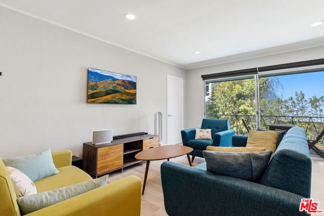 1275 Havenhurst Drive 15, West Hollywood, CA 90046