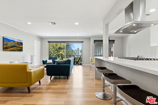 1275 Havenhurst Drive 15, West Hollywood, CA 90046