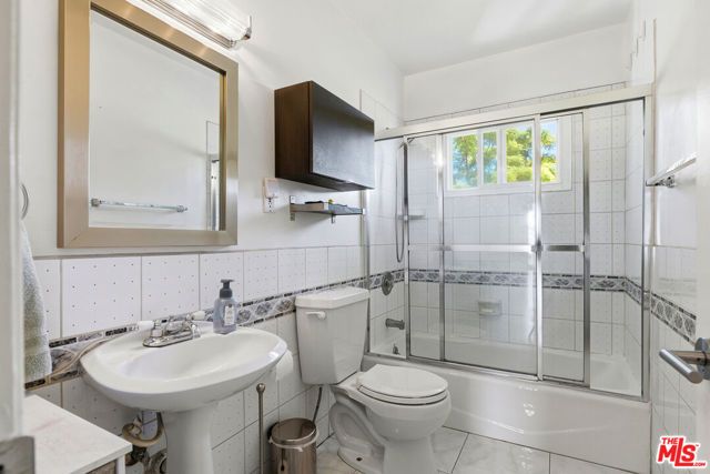1275 Havenhurst Drive 15, West Hollywood, CA 90046