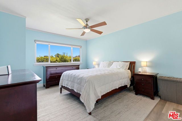 1275 Havenhurst Drive 15, West Hollywood, CA 90046