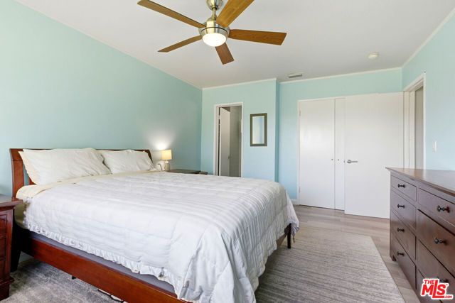 1275 Havenhurst Drive 15, West Hollywood, CA 90046