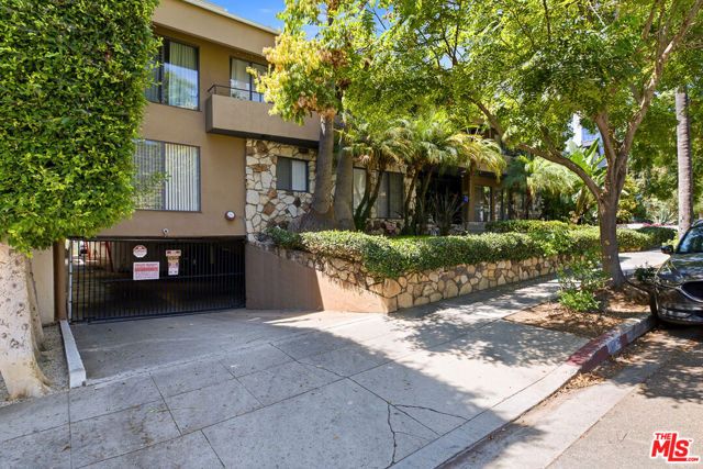 1275 Havenhurst Drive 15, West Hollywood, CA 90046