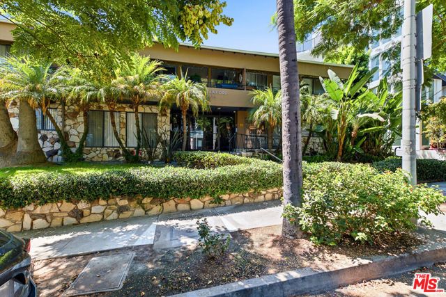 1275 Havenhurst Drive 15, West Hollywood, CA 90046