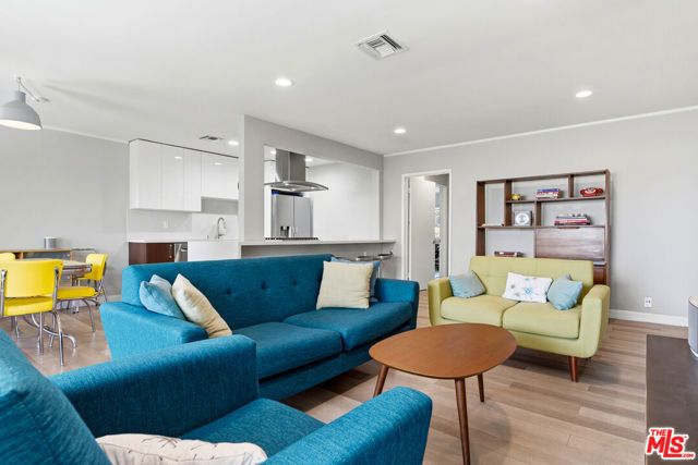 1275 Havenhurst Drive 15, West Hollywood, CA 90046