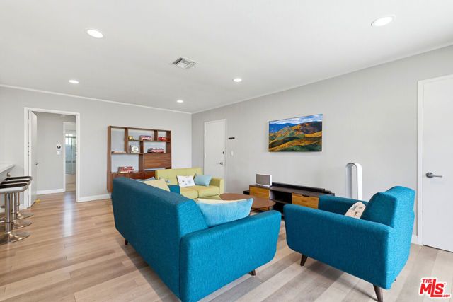 1275 Havenhurst Drive 15, West Hollywood, CA 90046