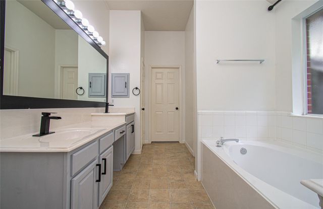 17603 W Copper Lakes Drive, Houston, TX 77095