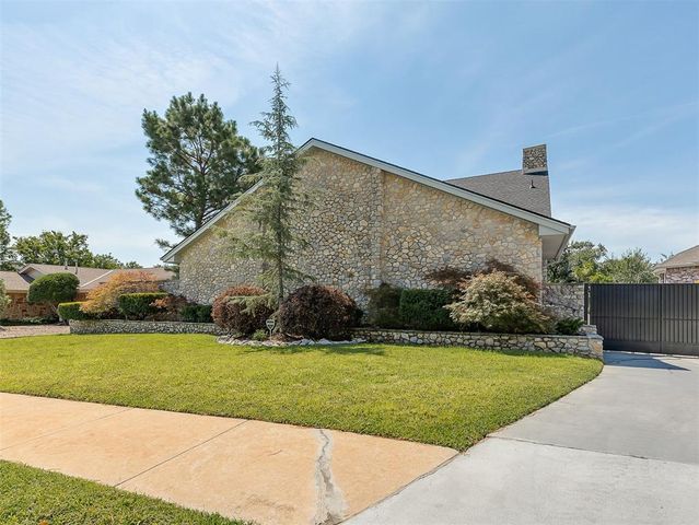 10 Rustic Hills Street, Norman, OK 73072