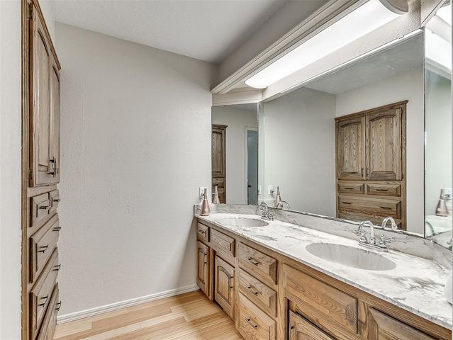 10 Rustic Hills Street, Norman, OK 73072