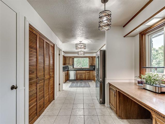 10 Rustic Hills Street, Norman, OK 73072
