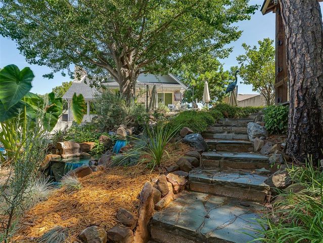 10 Rustic Hills Street, Norman, OK 73072