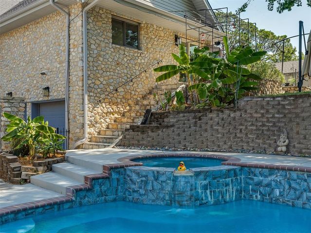 10 Rustic Hills Street, Norman, OK 73072