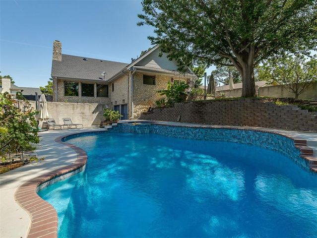 10 Rustic Hills Street, Norman, OK 73072