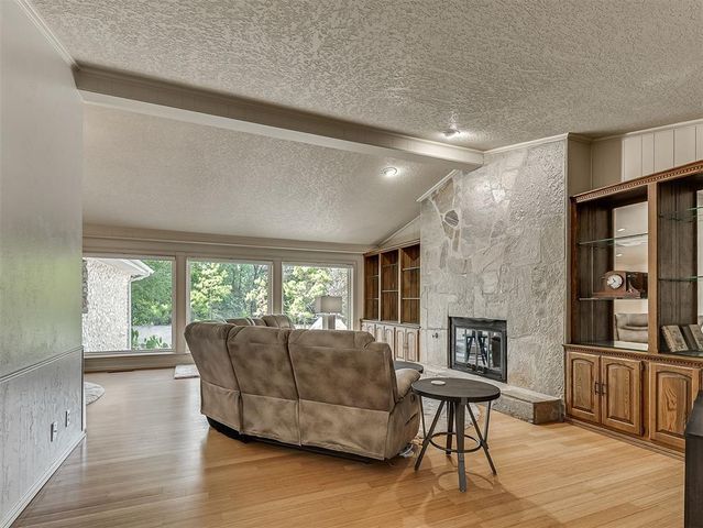 10 Rustic Hills Street, Norman, OK 73072