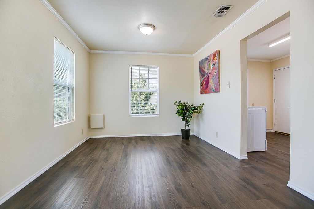 Image 10 of property listing at 1502 Walnut Street, San Angelo, TX 76901