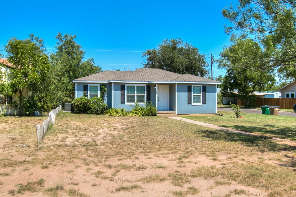 Image 2 of property listing at 1502 Walnut Street, San Angelo, TX 76901