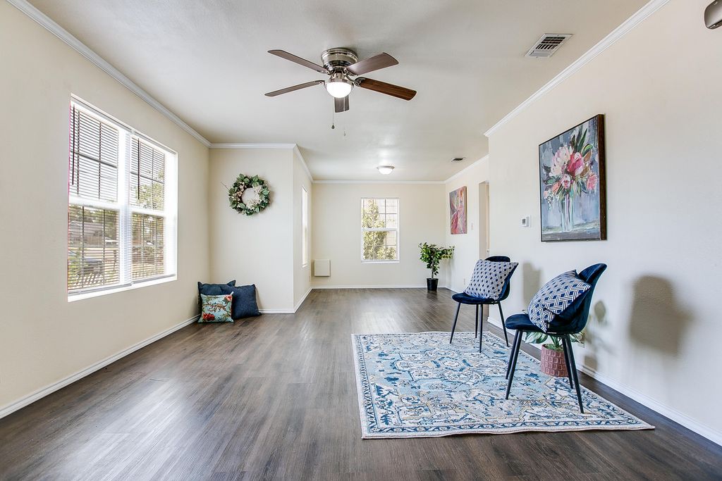 Image 6 of property listing at 1502 Walnut Street, San Angelo, TX 76901
