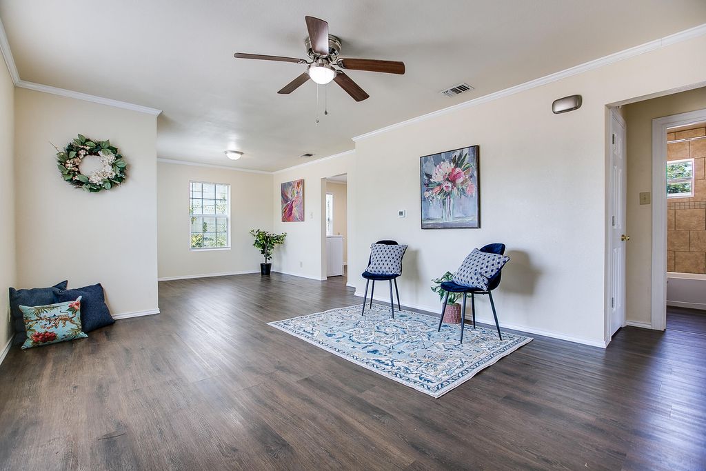 Image 7 of property listing at 1502 Walnut Street, San Angelo, TX 76901