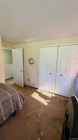 37021 Charter Oaks Boulevard 14, Clinton Township, MI 48036