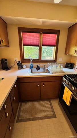 37021 Charter Oaks Boulevard 14, Clinton Township, MI 48036