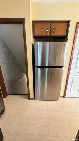 37021 Charter Oaks Boulevard 14, Clinton Township, MI 48036