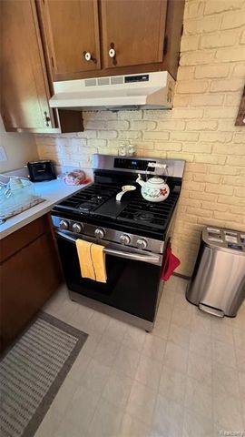 37021 Charter Oaks Boulevard 14, Clinton Township, MI 48036