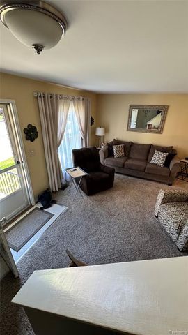 37021 Charter Oaks Boulevard 14, Clinton Township, MI 48036