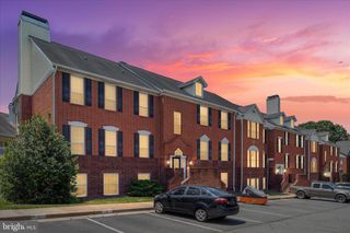 664 GATEWAY DR SE #302, Leesburg, VA 20175