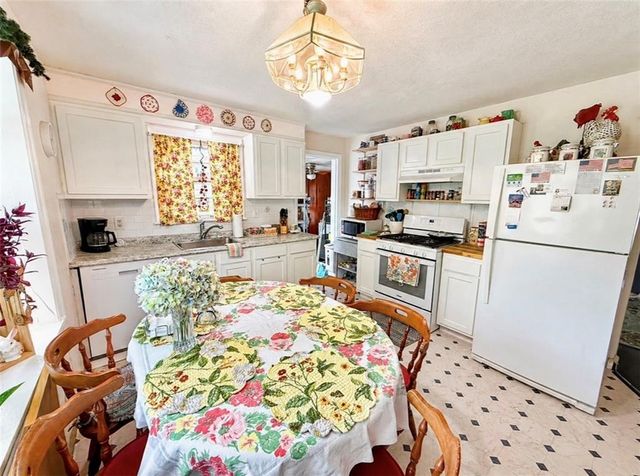 11004 E 78th Street, Raytown, MO 64138