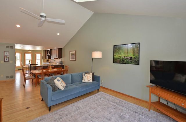 4224 N Circle DRIVE, Mount Pleasant, WI 53405