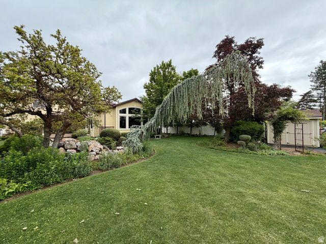 2205 E SUNSET DR, Layton, UT 84040