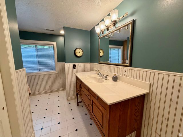 2205 E SUNSET DR, Layton, UT 84040