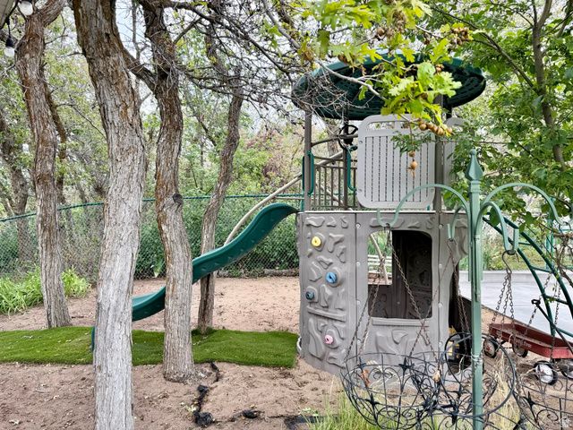 2205 E SUNSET DR, Layton, UT 84040