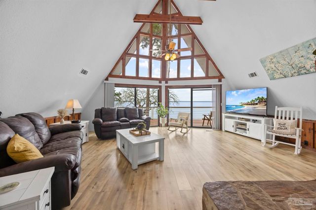 889 Dolphin Rd, Milton, FL 32583