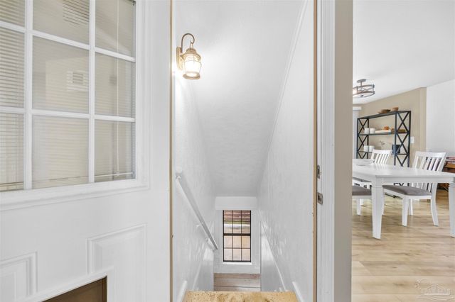 889 Dolphin Rd, Milton, FL 32583