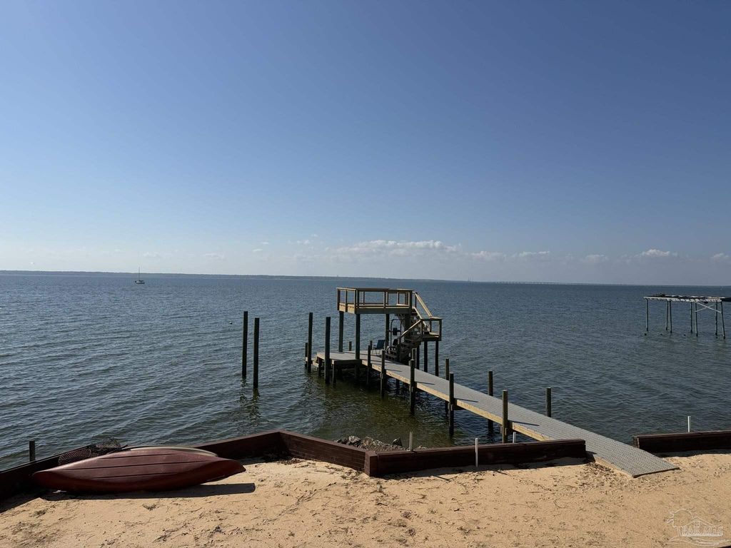 889 Dolphin Rd, Milton, FL 32583