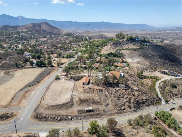 14740 Descanso Drive, Lake Mathews, CA 92570