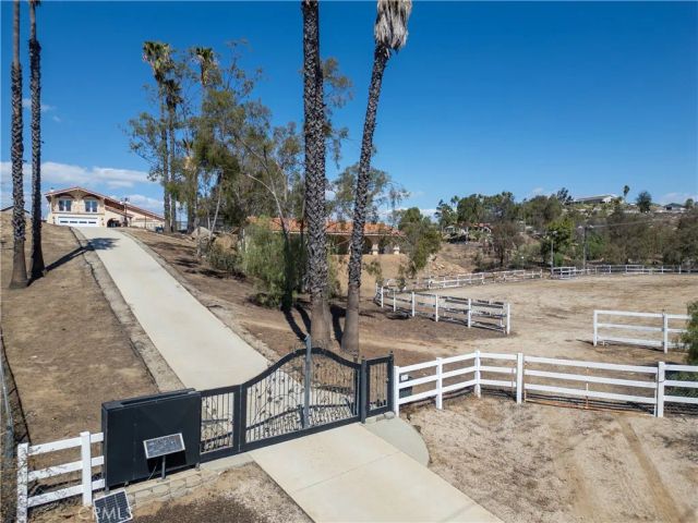 14740 Descanso Drive, Lake Mathews, CA 92570